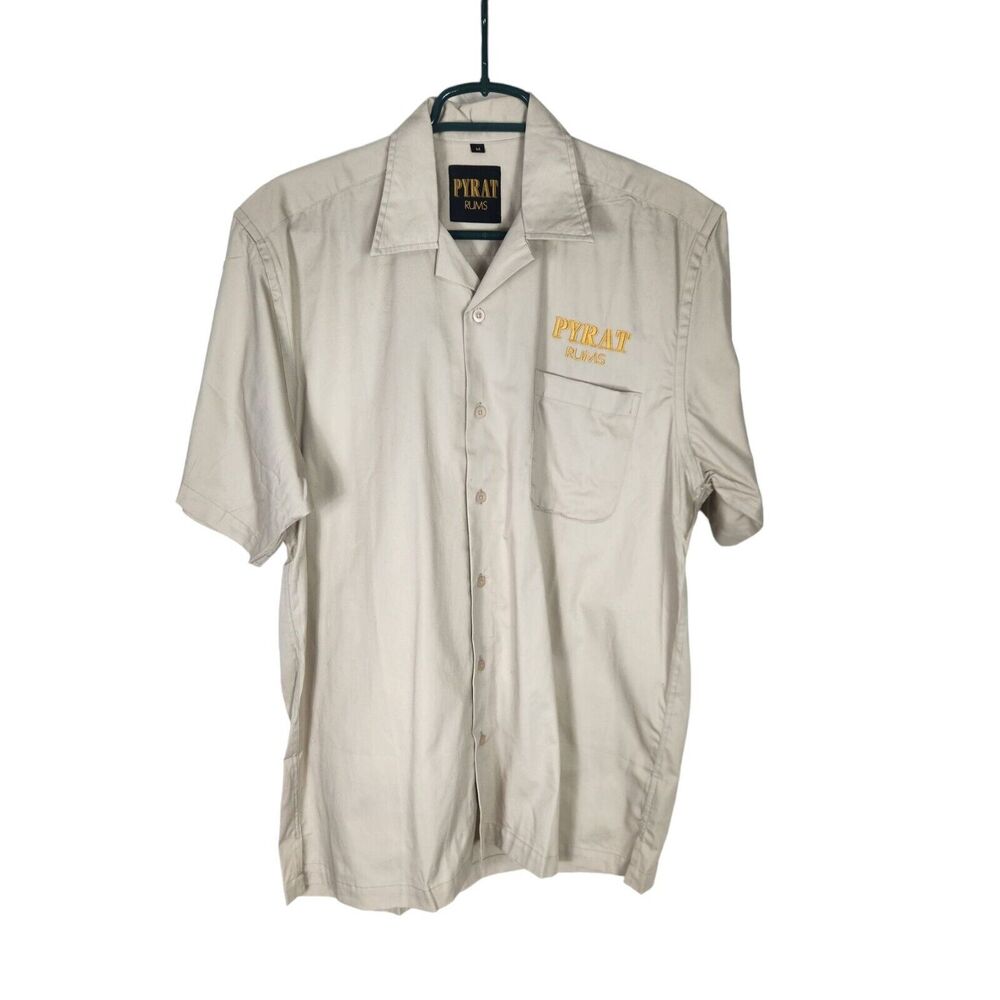 Pyrat Rum short sleeve men's medium